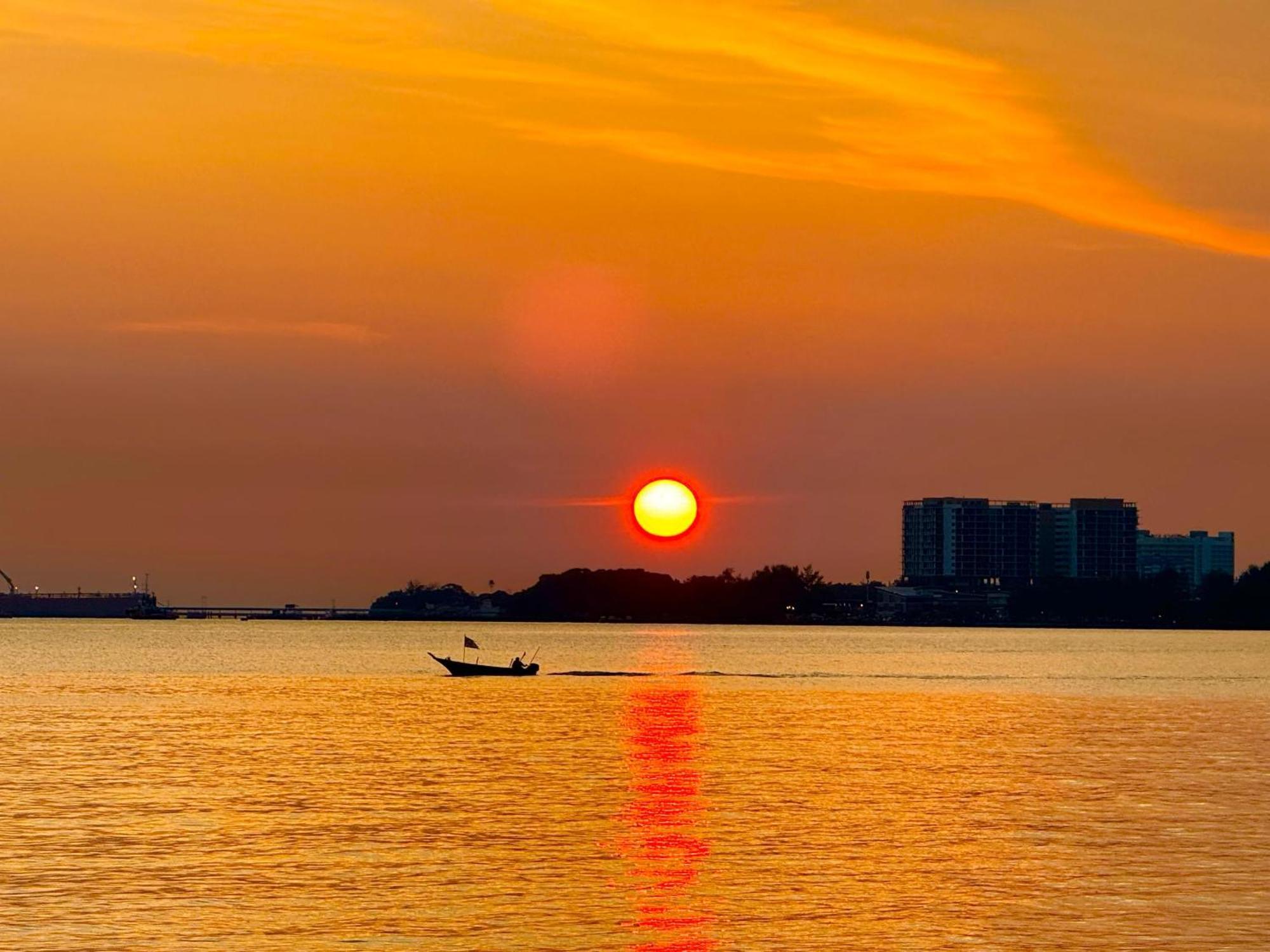 Golden Straits *
