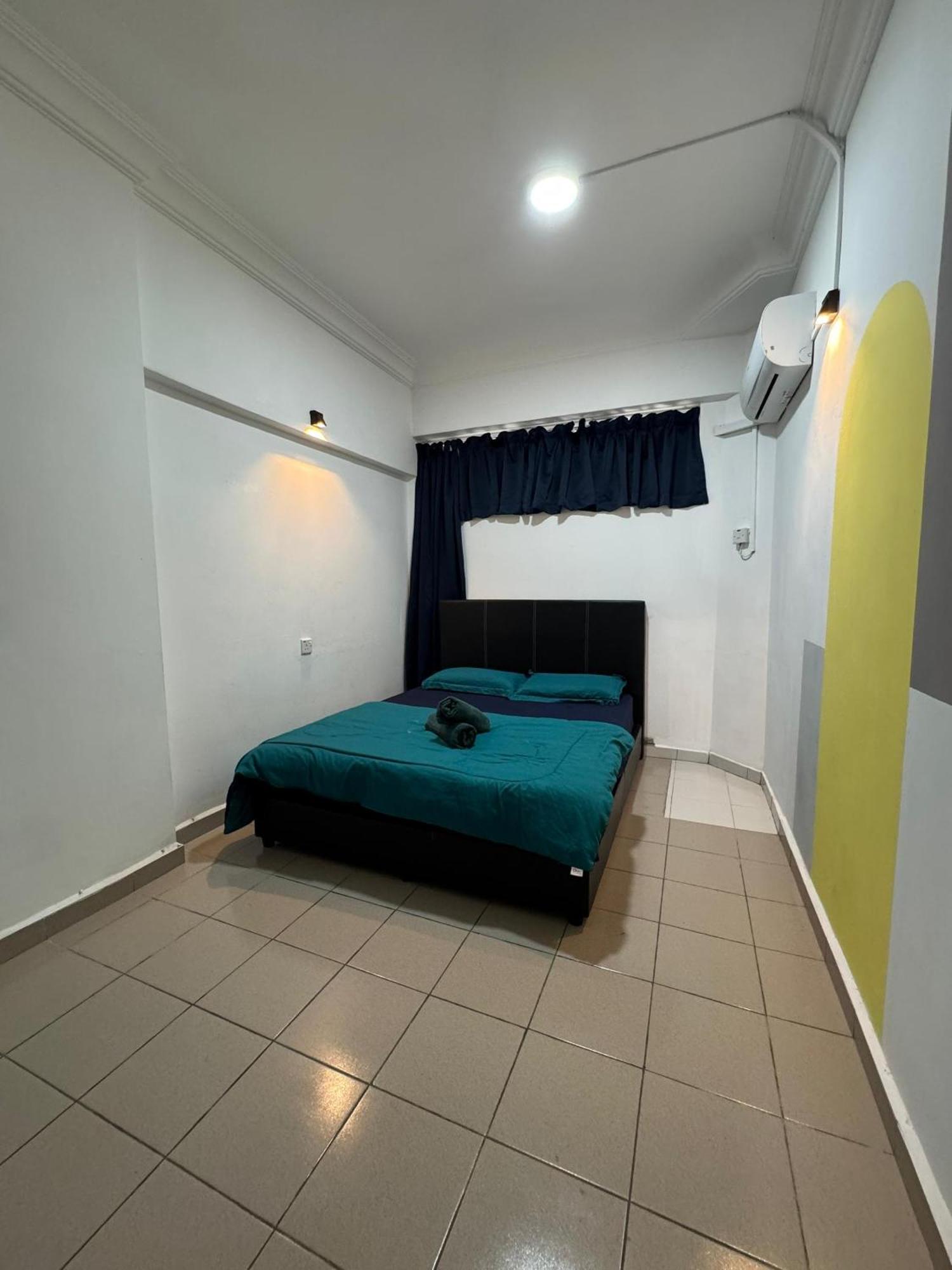 Golden Straits Apartment *